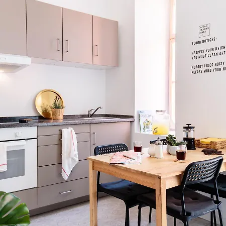 The Indy House - & 3* Lissabon