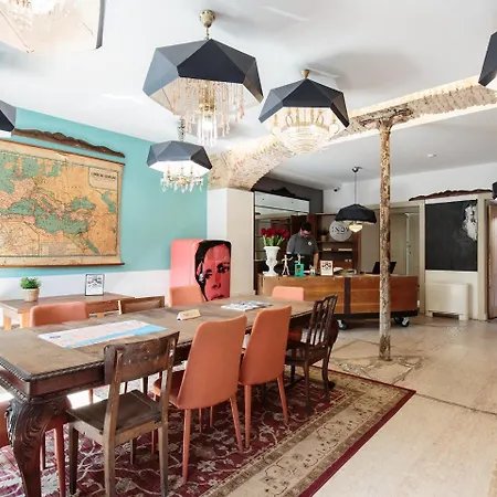 The Indy House - & 3* Lisboa