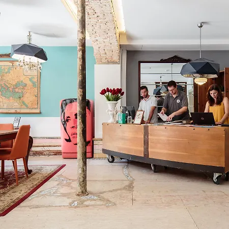 The Indy House - & Alojamento de Acomodação e Pequeno-almoço 3*
