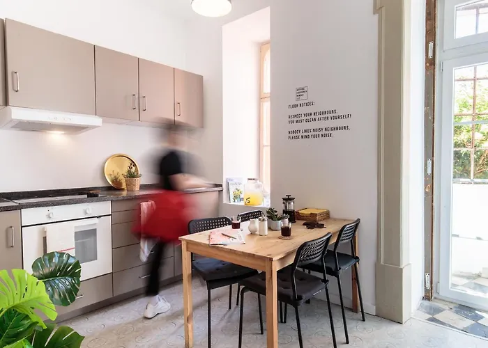 فندق مبيت وإفطار The Indy House - &