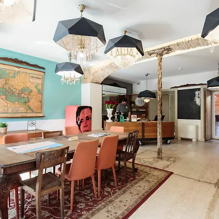 The Indy House - & 3* Lisboa